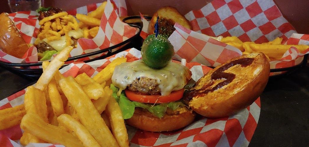 The Best Burgers In Cincinnati Sammys Craft Burgers Locals On Main